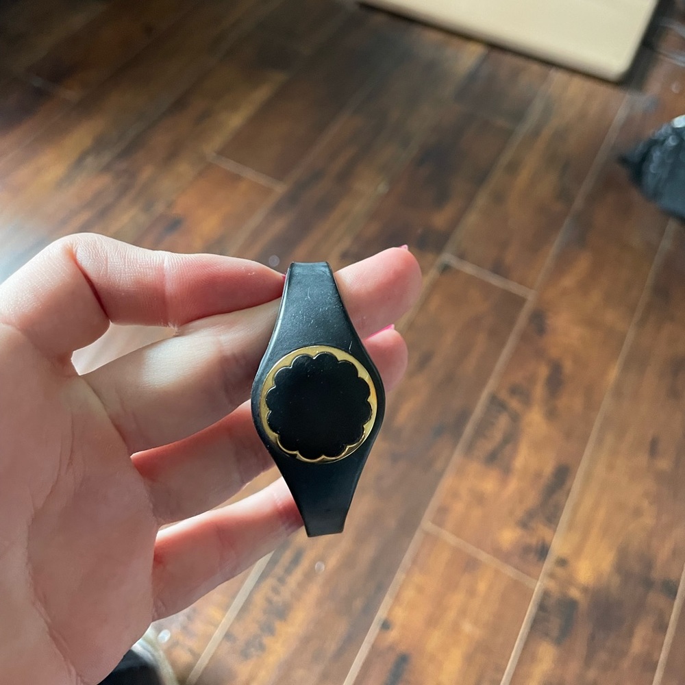Kate Spade Scallop Trim Fitness Tracker